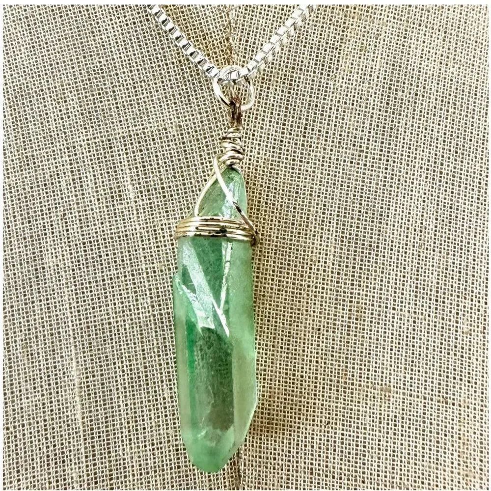 Green titanium coated quartz pendant necklace